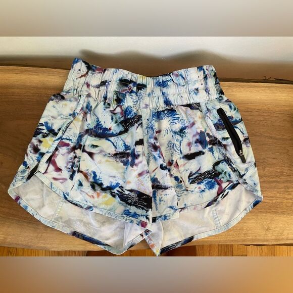 Lululemon Women’s Tracker Short V *4" Exposure Crystallize Multi Black size 4 - Picture 5 of 9